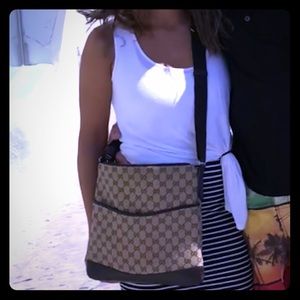 Gucci messenger crossbody